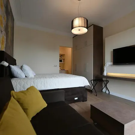 Prime Center - Walk To Attractions Apartment