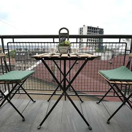 Prime Center - Walk To Attractions Apartment *